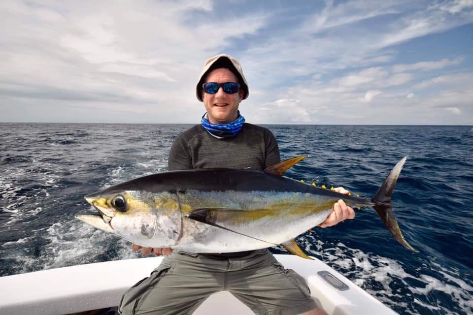 Quepos Fishing Package • Villa Vista Reyes with a Big Game Fishing Boat